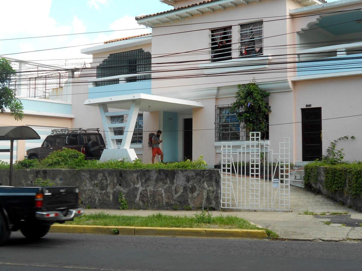 Hostal Cumbres Del Volcan Flor Blanca San Salvador Bagian luar foto